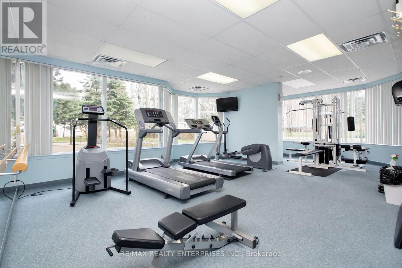 309 - 135 Hillcrest Avenue, Mississauga, ON - Indoor Photo Showing Gym Room