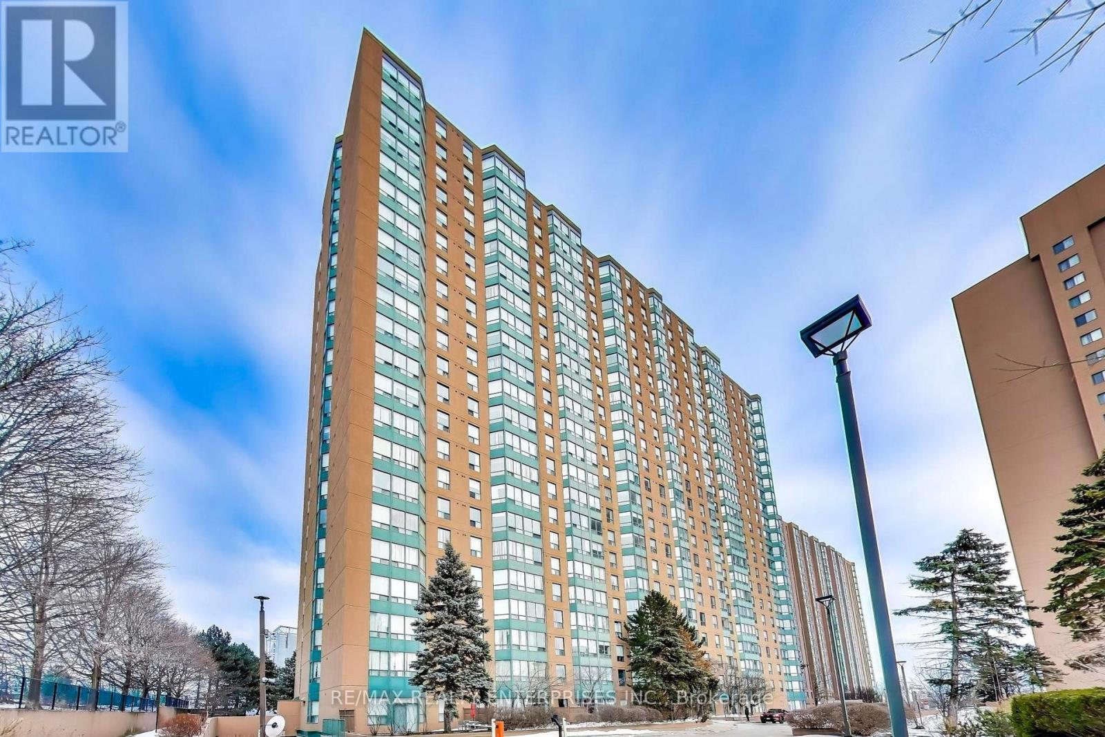 309 - 135 Hillcrest Avenue, Mississauga, ON - Outdoor With Facade