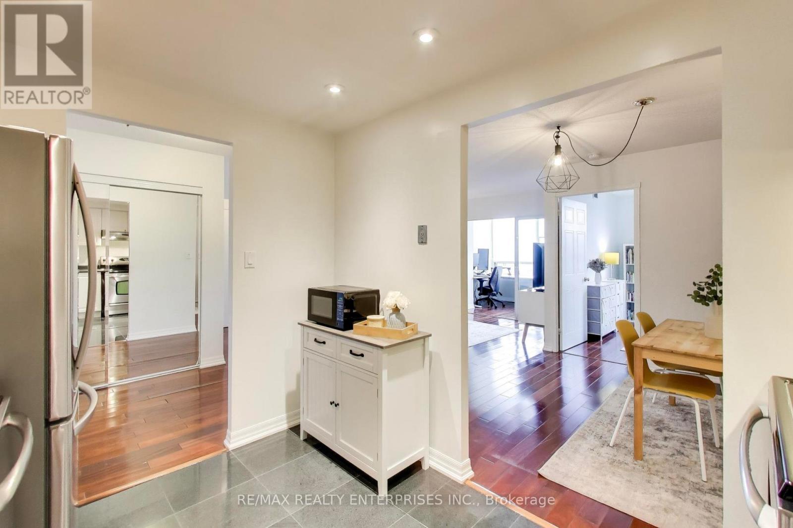 309 - 135 Hillcrest Avenue, Mississauga, ON - Indoor Photo Showing Other Room