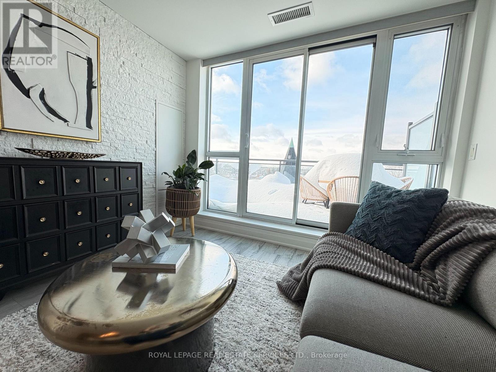 408 - 16 Mcadam Avenue, Toronto, ON - Indoor Photo Showing Living Room