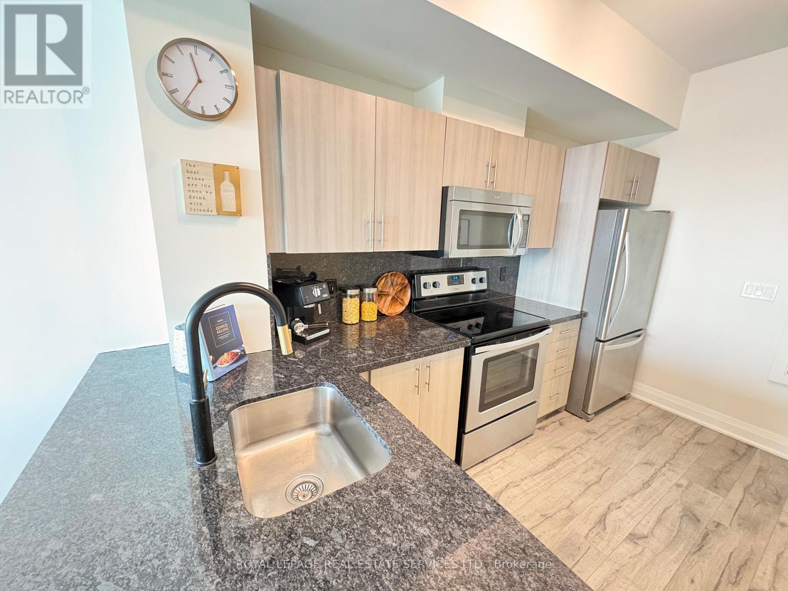408 - 16 Mcadam Avenue, Toronto, ON - Indoor Photo Showing Kitchen With Stainless Steel Kitchen