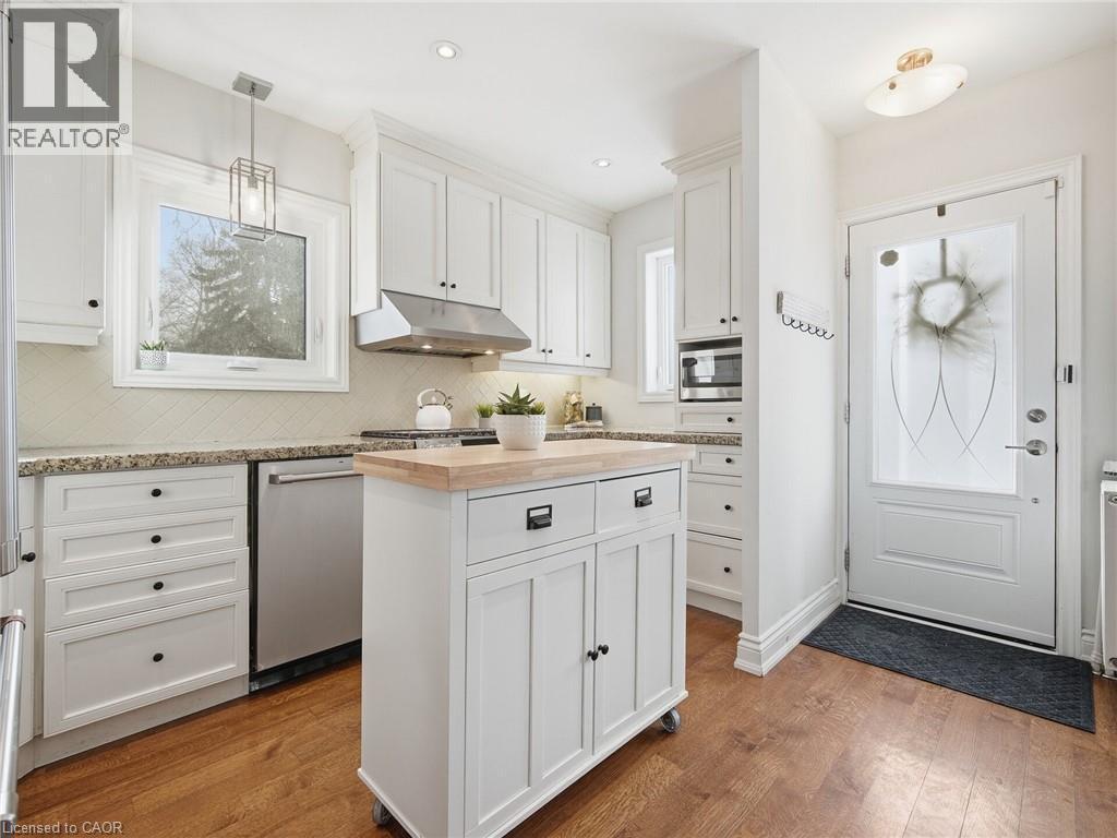 205 Prince Edward Drive S, Toronto, ON - Indoor Photo Showing Kitchen