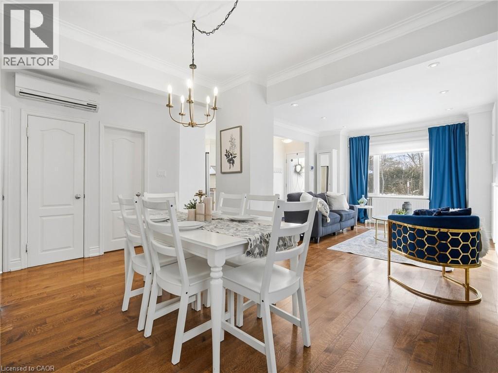 205 Prince Edward Drive S, Toronto, ON - Indoor Photo Showing Dining Room