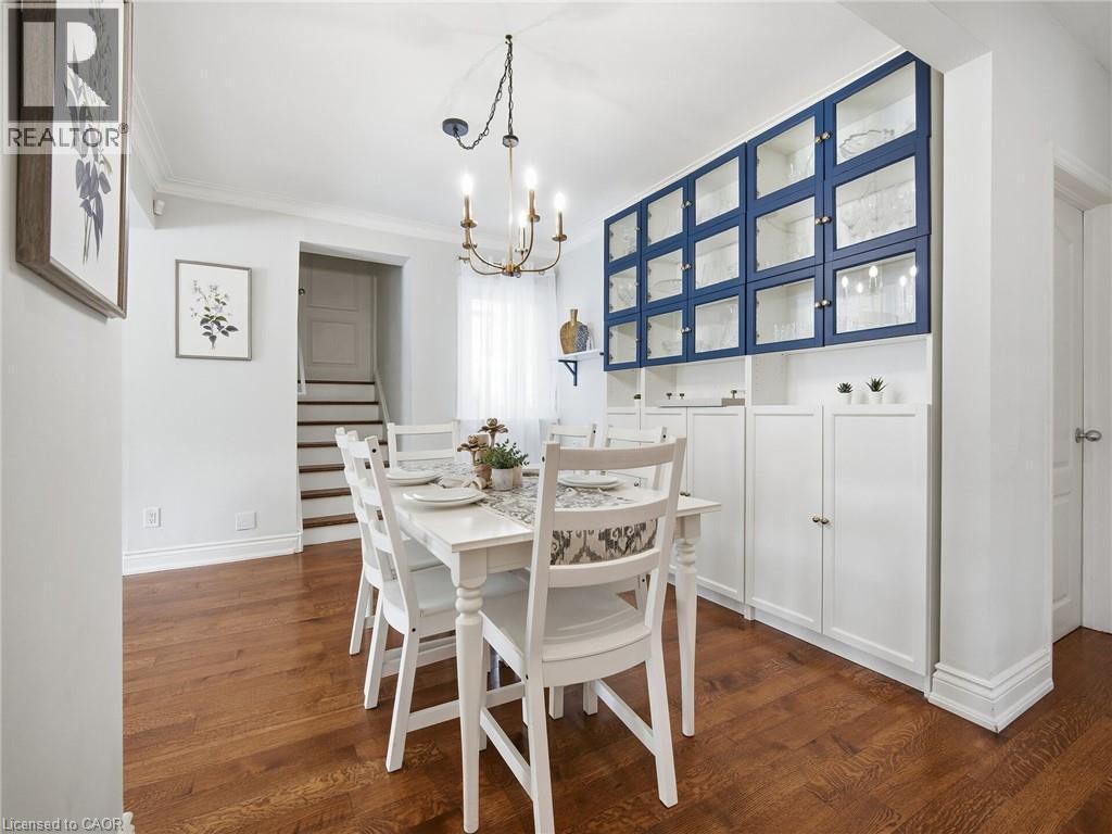 205 Prince Edward Drive S, Toronto, ON - Indoor Photo Showing Dining Room