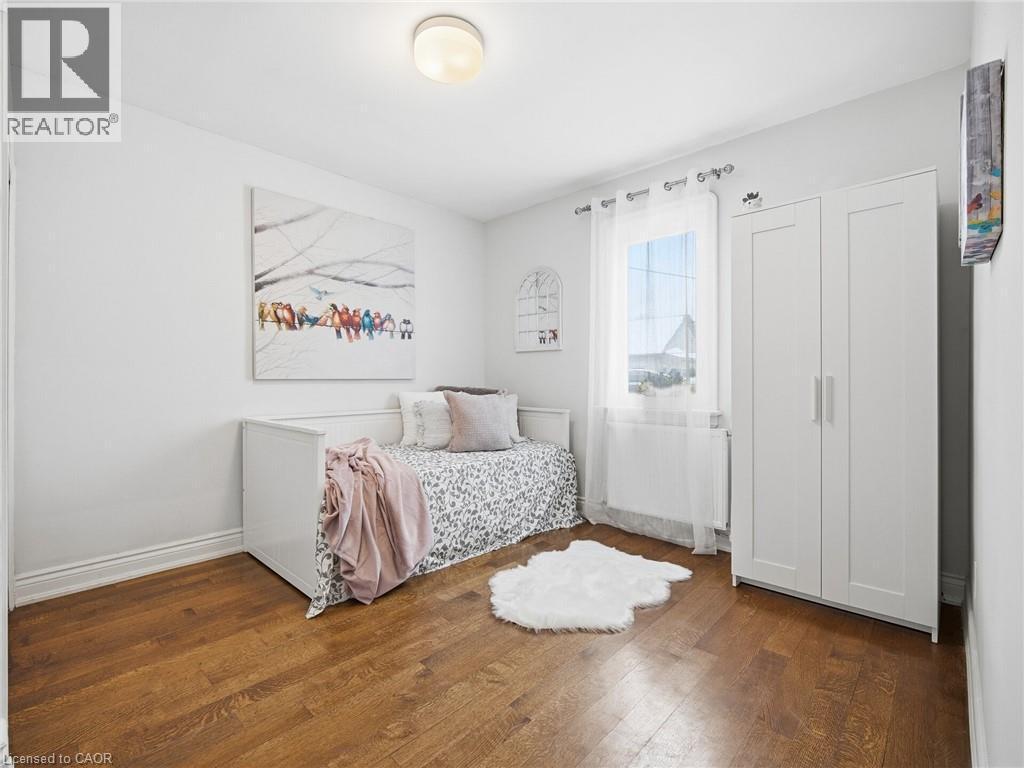 205 Prince Edward Drive S, Toronto, ON - Indoor Photo Showing Bedroom