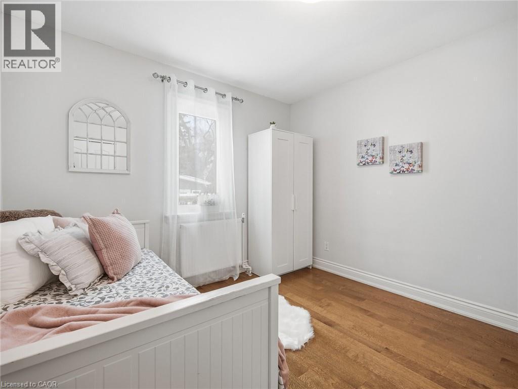 205 Prince Edward Drive S, Toronto, ON - Indoor Photo Showing Bedroom