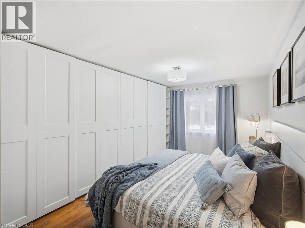 205 Prince Edward Drive S, Toronto, ON - Indoor Photo Showing Bedroom