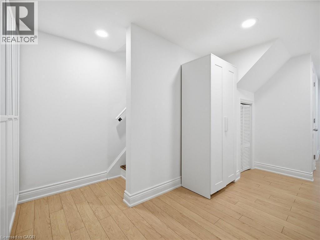 205 Prince Edward Drive S, Toronto, ON - Indoor Photo Showing Other Room