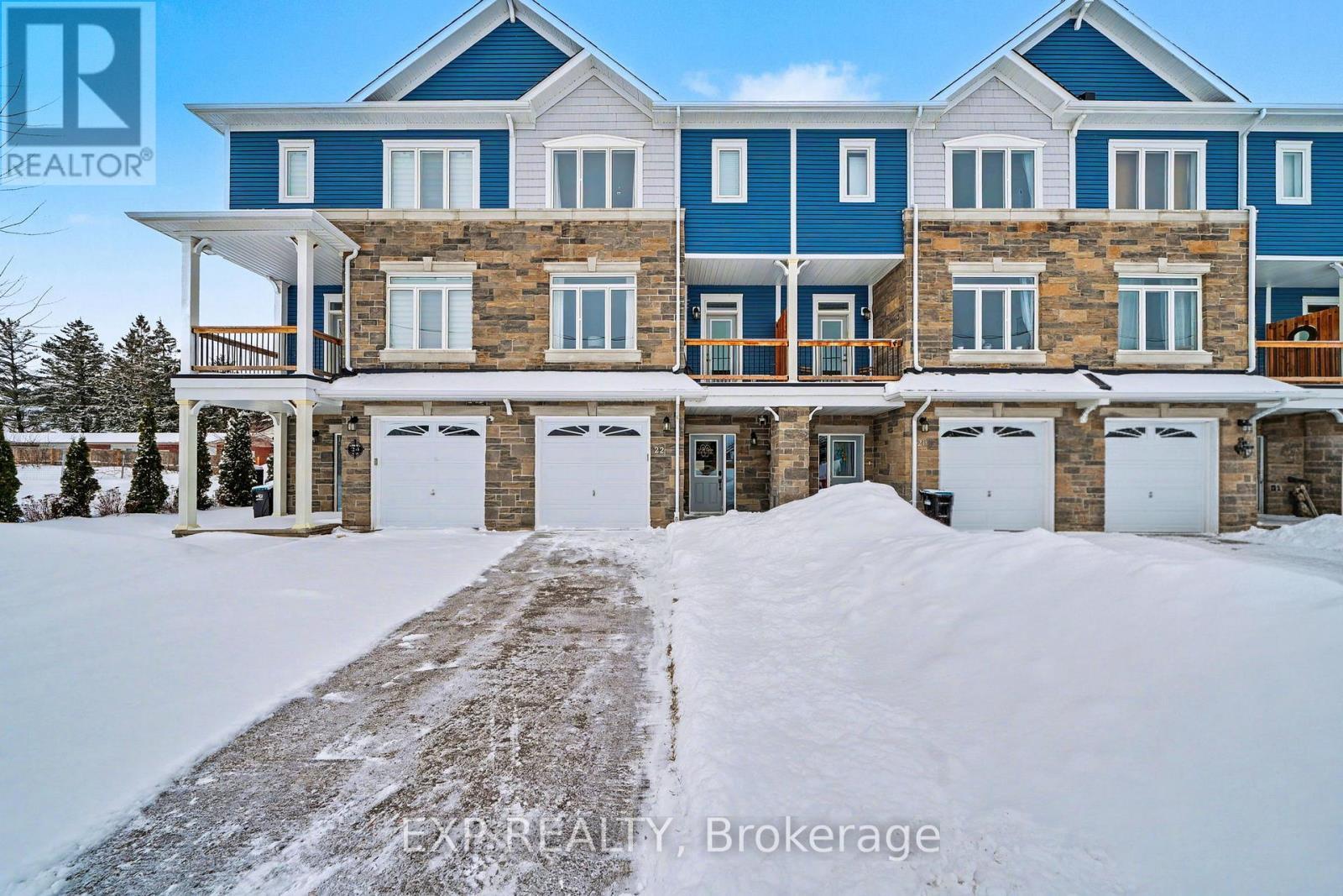 22 18Th Street N, Wasaga Beach, ON - Outdoor With Facade