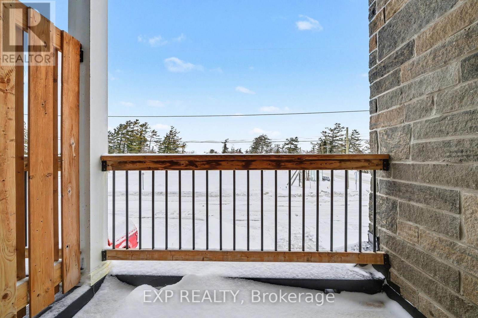 22 18Th Street N, Wasaga Beach, ON - Outdoor