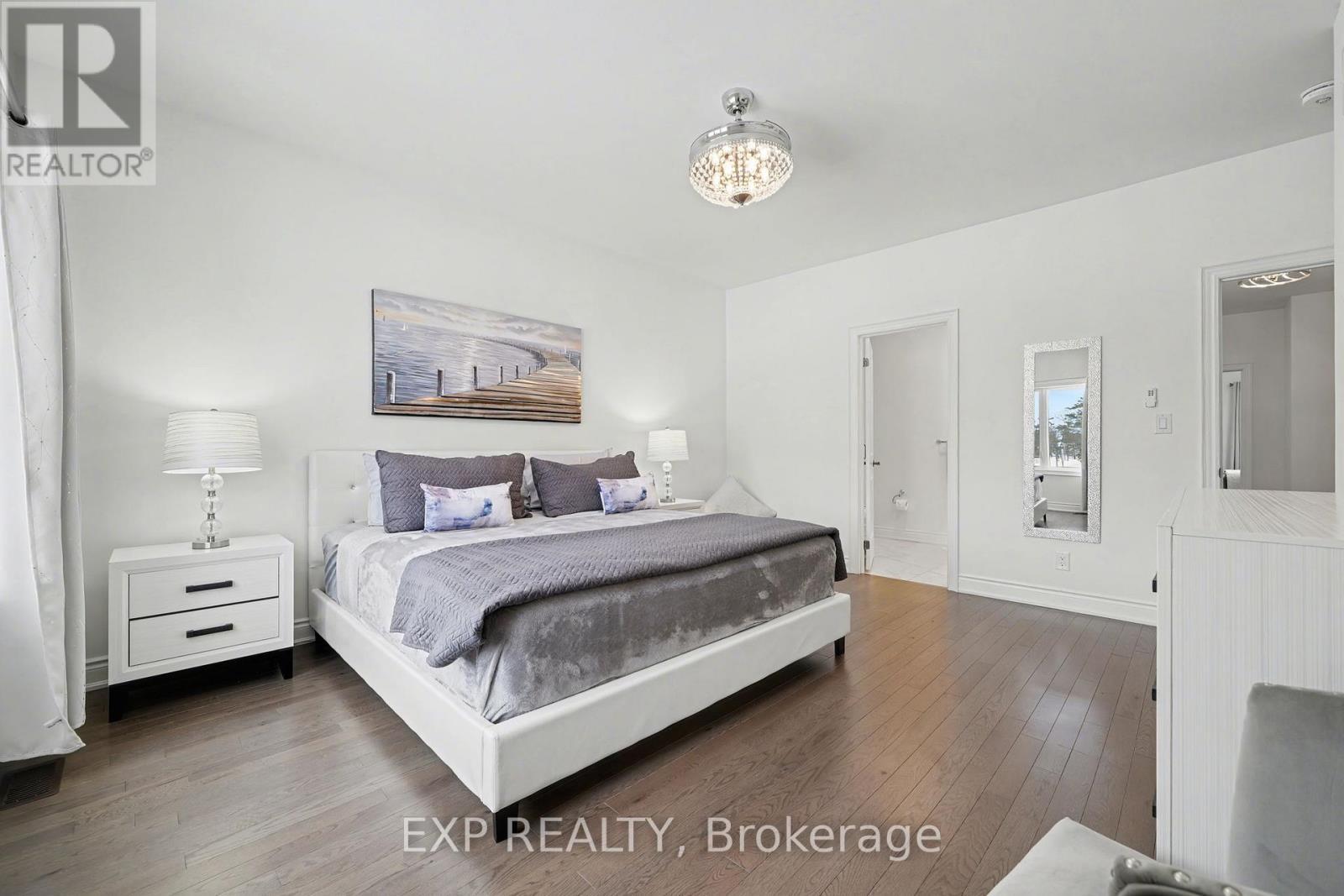 22 18Th Street N, Wasaga Beach, ON - Indoor Photo Showing Bedroom