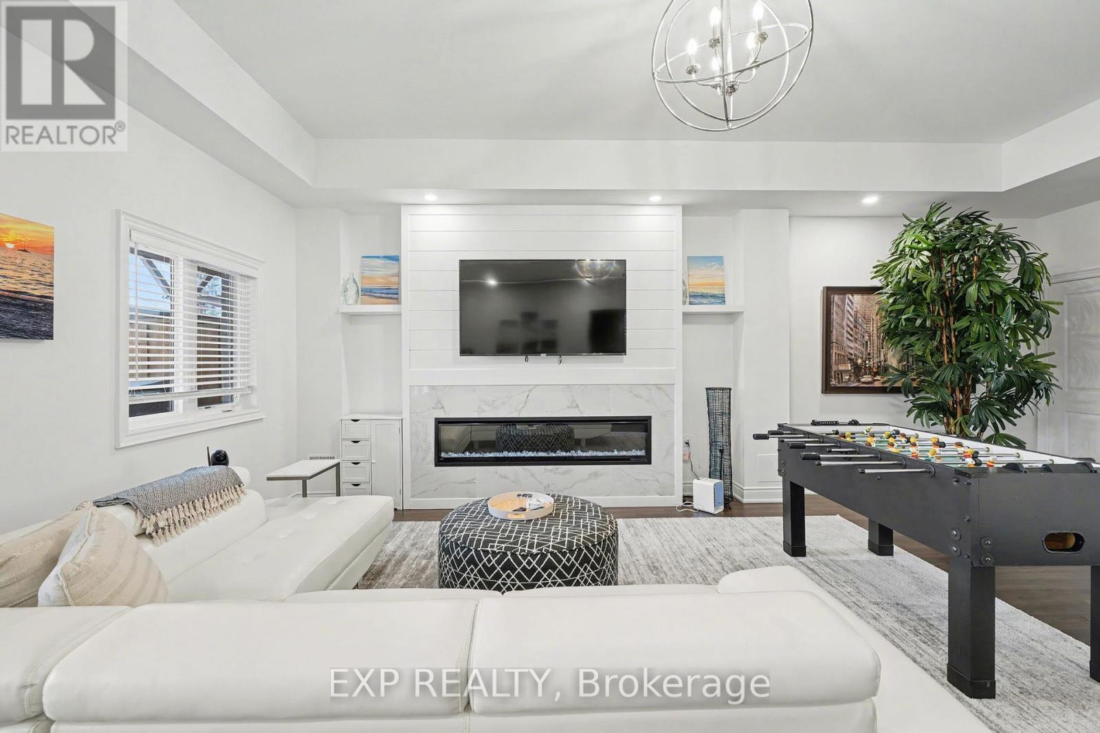 22 18Th Street N, Wasaga Beach, ON - Indoor With Fireplace