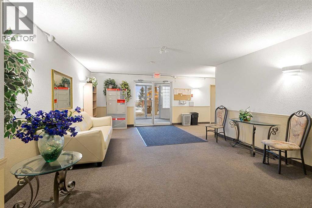 510, 55 Arbour Grove Close Nw, Calgary, AB - Indoor Photo Showing Other Room