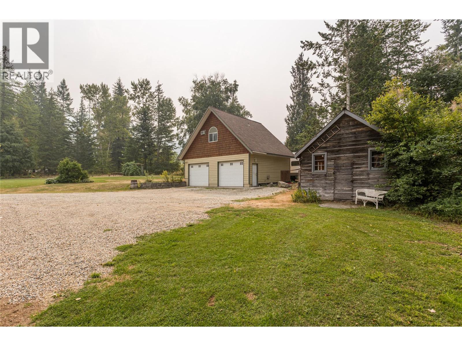 7704 97A Highway, Mara, BC