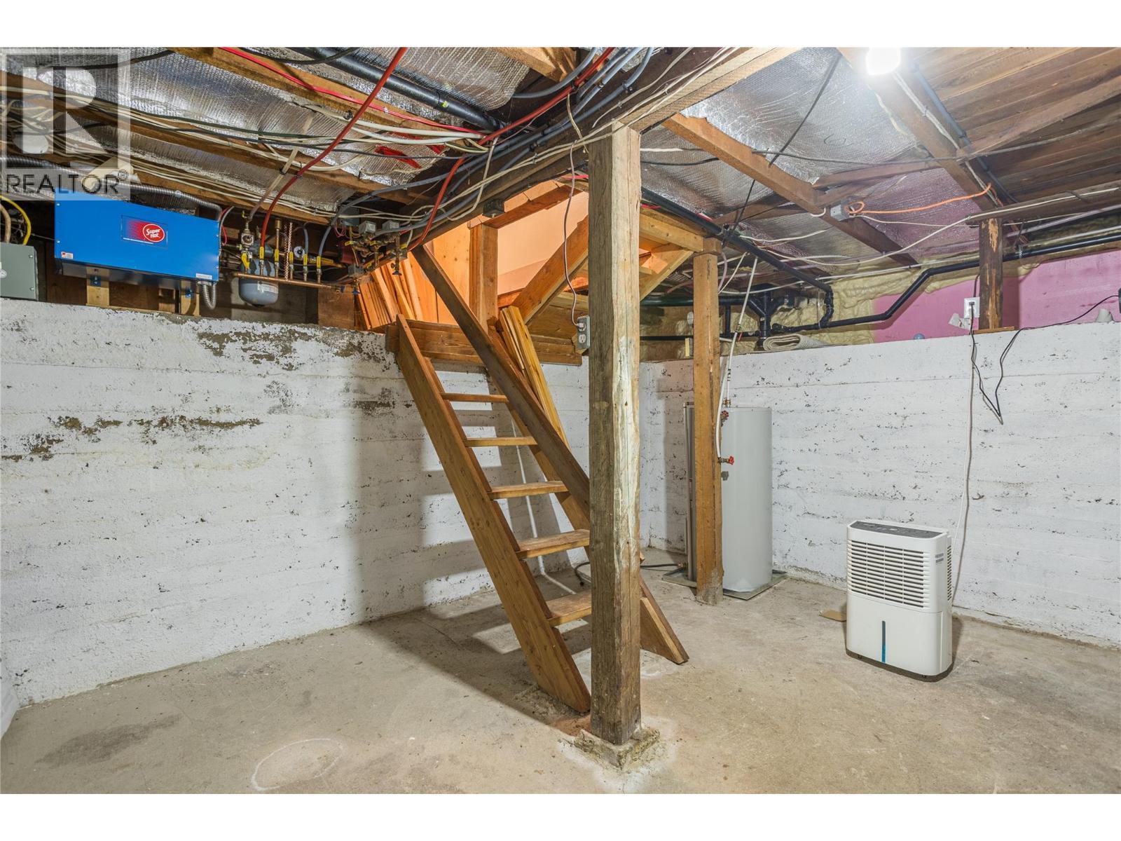 7704 97A Highway, Mara, BC