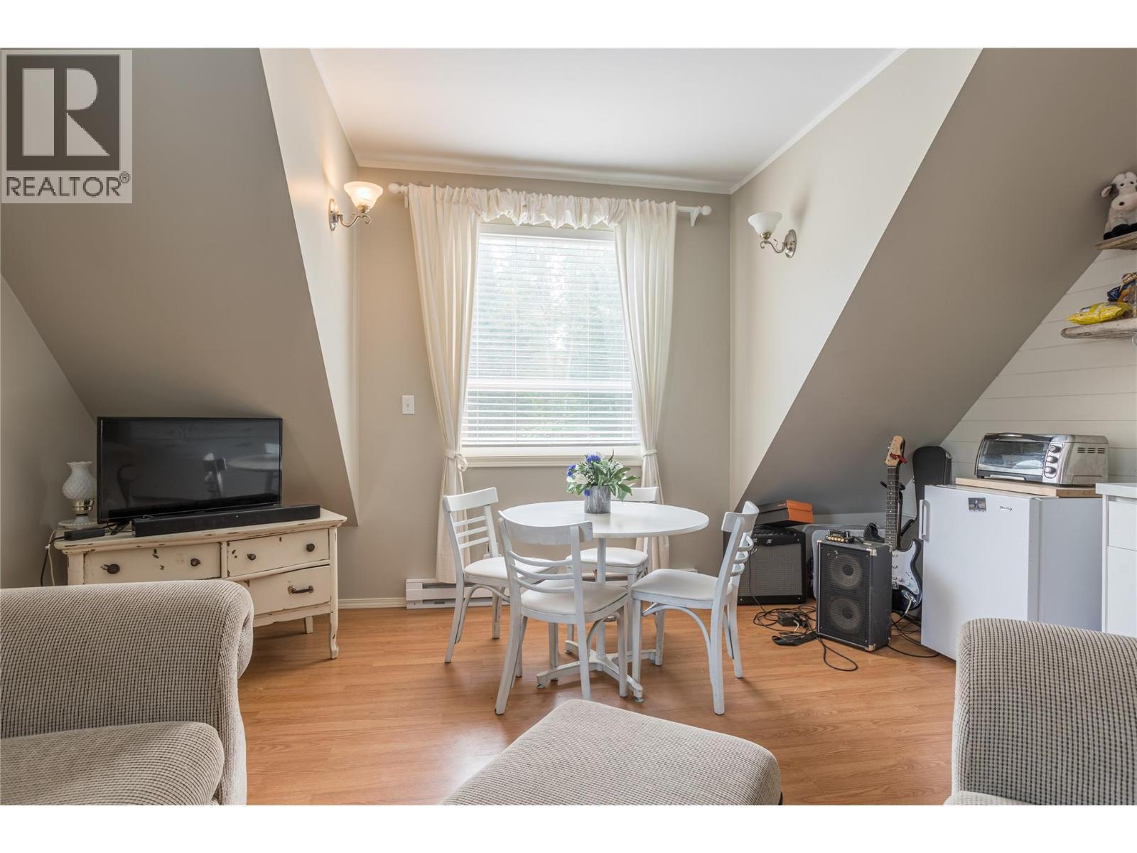 7704 97A Highway, Mara, BC