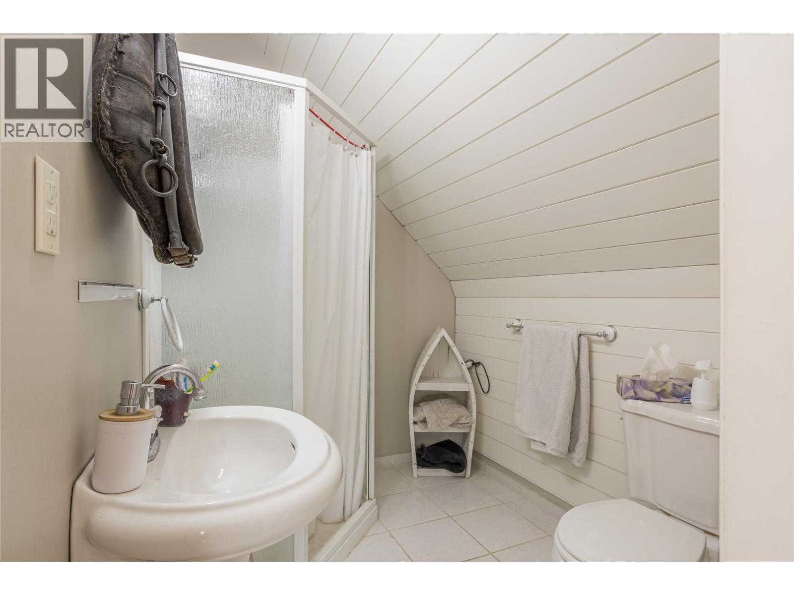 7704 97A Highway, Mara, BC