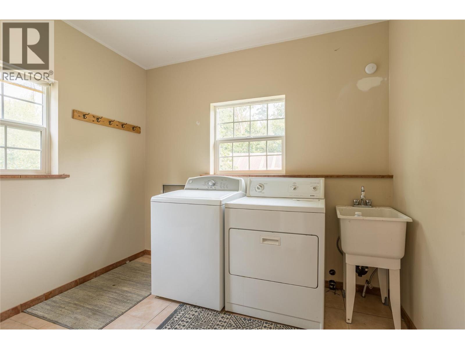 7704 97A Highway, Mara, BC