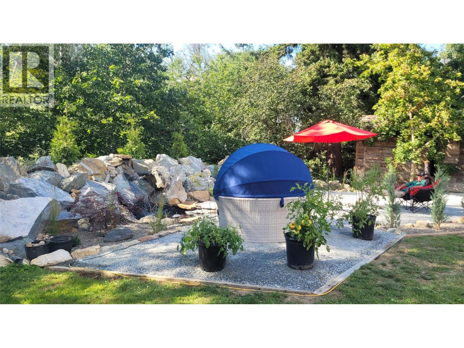 7704 97A Highway, Mara, BC - Outdoor