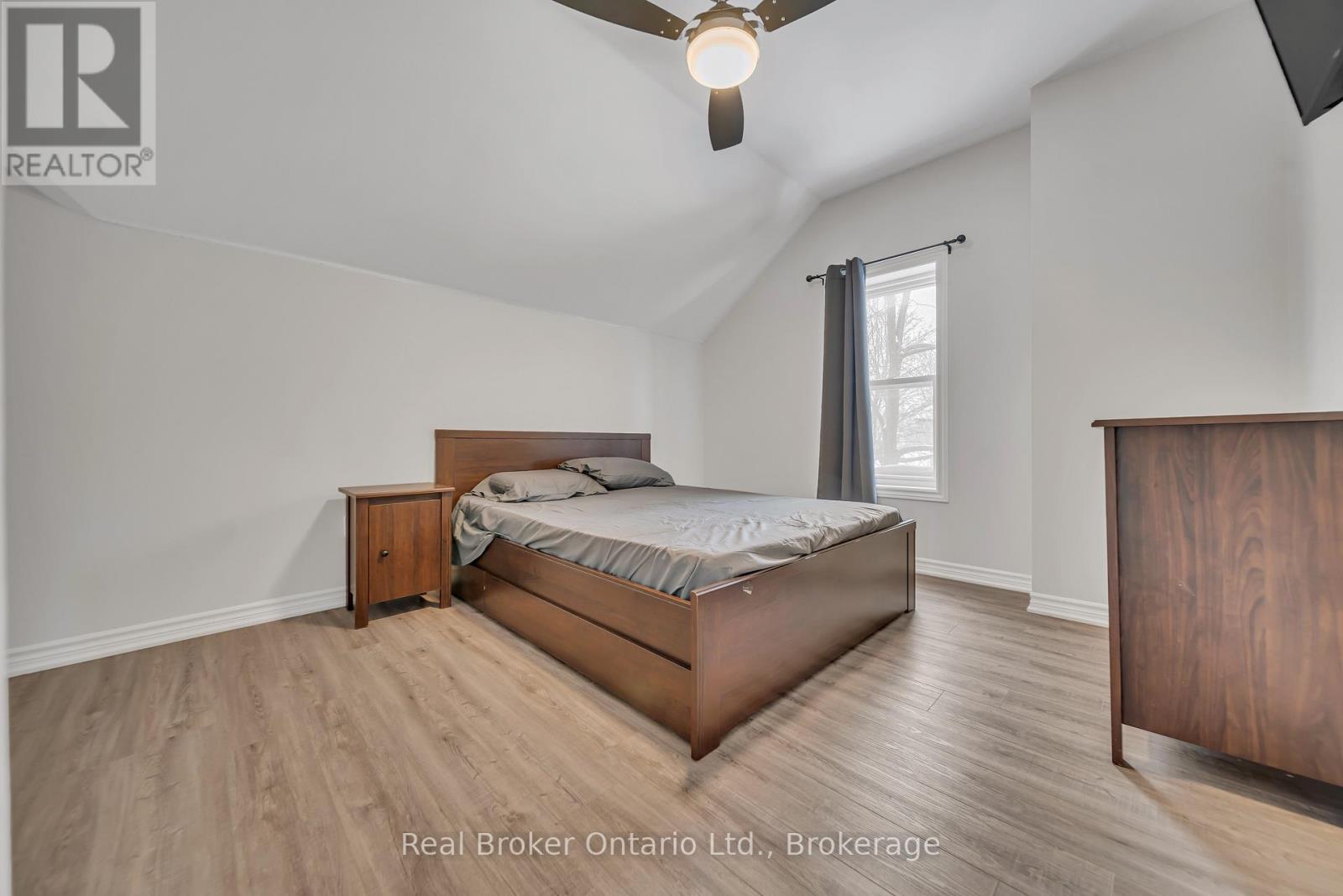 73 Hope Street E, East Zorra-Tavistock (Tavistock), ON - Indoor Photo Showing Bedroom