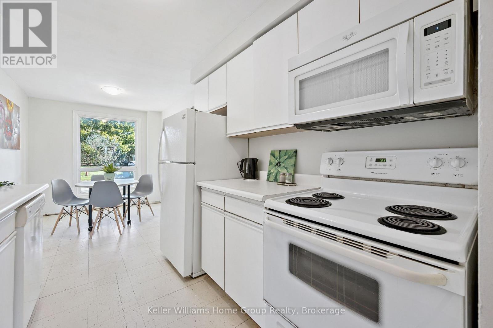 39 - 40 Imperial Road N, Guelph (Willow West/Sugarbush/West Acres), ON - Indoor Photo Showing Kitchen