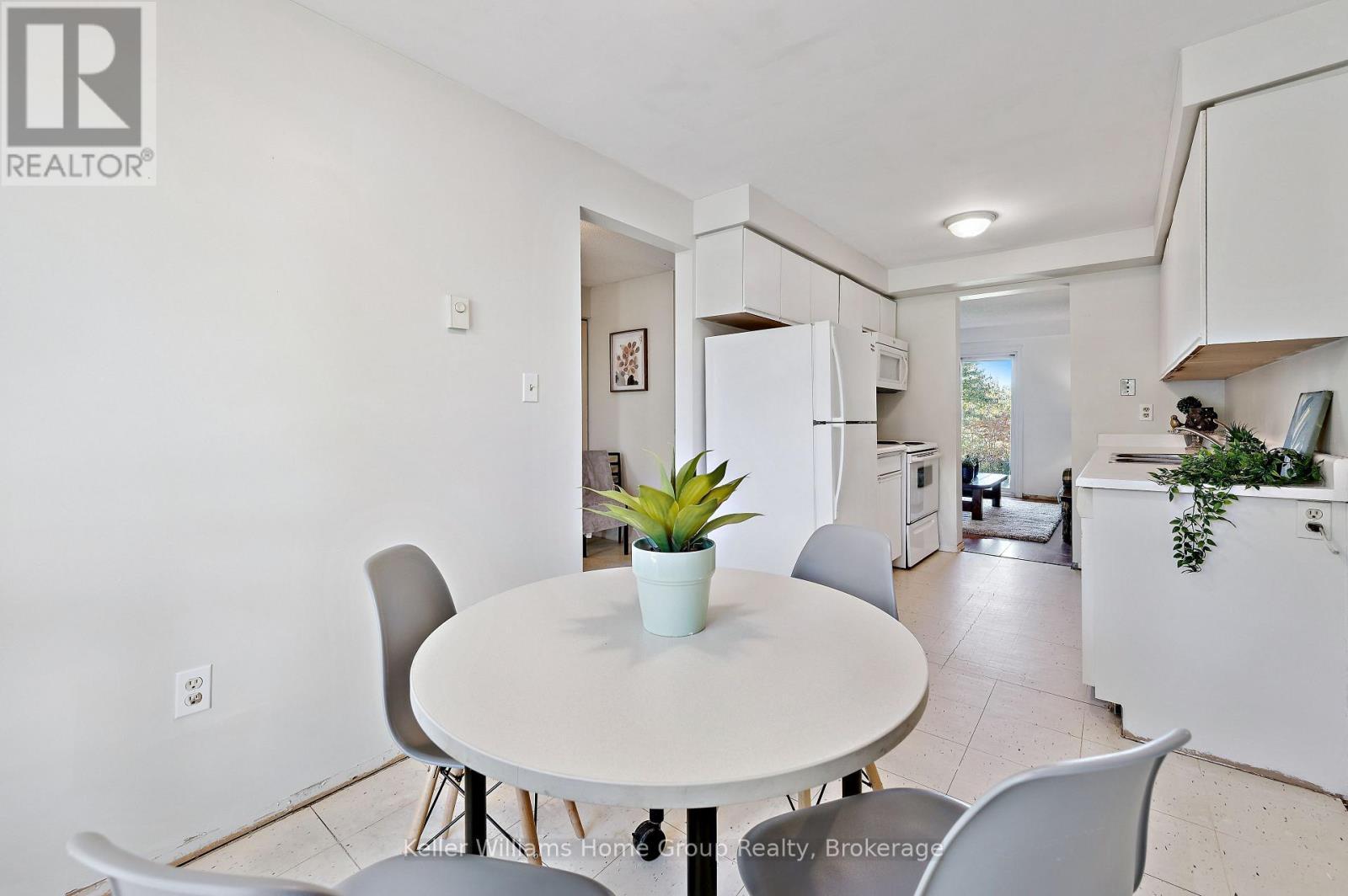39 - 40 Imperial Road N, Guelph (Willow West/Sugarbush/West Acres), ON - Indoor Photo Showing Dining Room