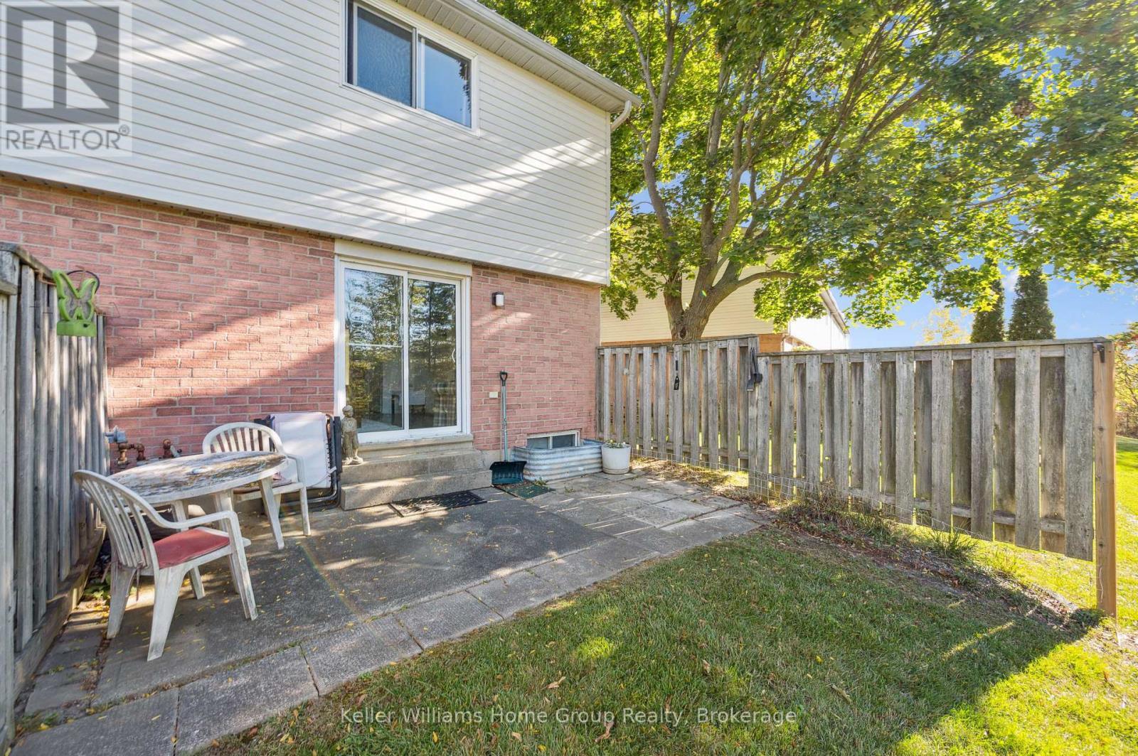 39 - 40 Imperial Road N, Guelph (Willow West/Sugarbush/West Acres), ON - Outdoor With Exterior