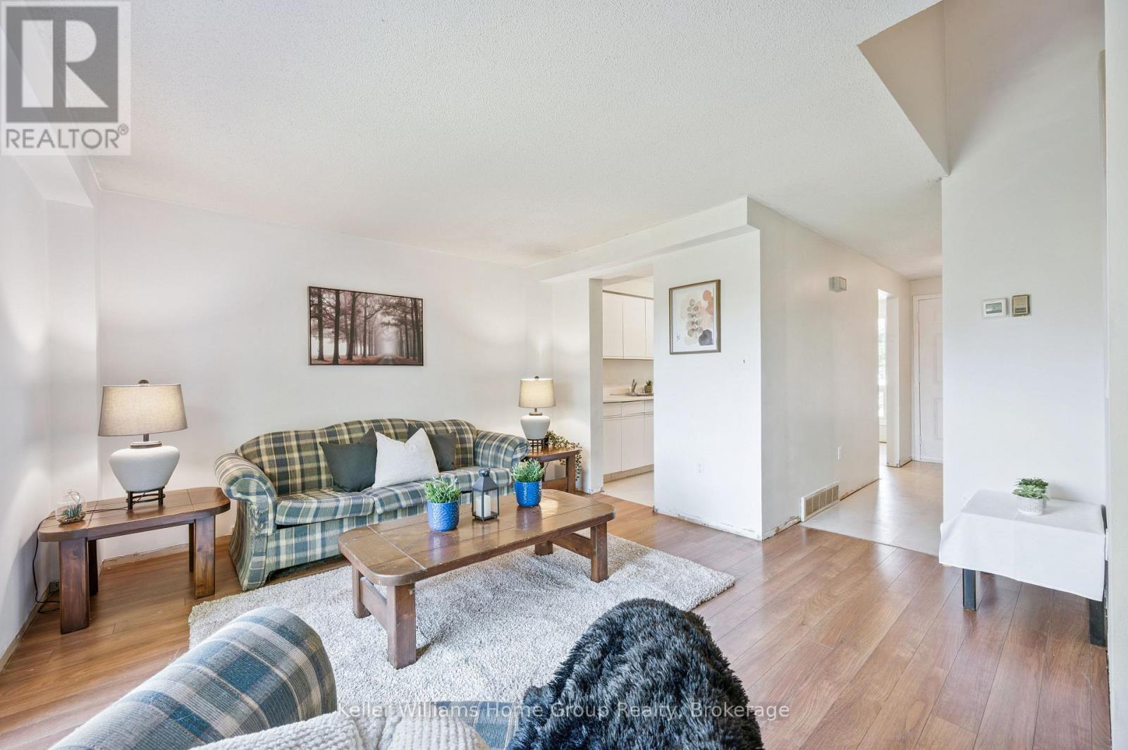 39 - 40 Imperial Road N, Guelph (Willow West/Sugarbush/West Acres), ON - Indoor Photo Showing Living Room