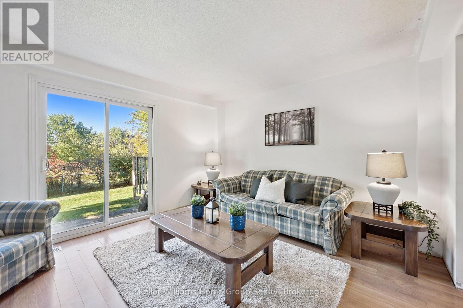 39 - 40 Imperial Road N, Guelph (Willow West/Sugarbush/West Acres), ON - Indoor Photo Showing Living Room
