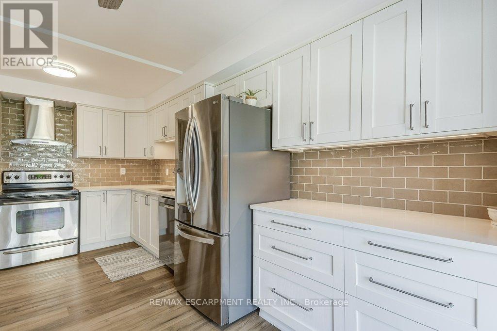 9D - 67 Caroline Street S, Hamilton, ON - Indoor Photo Showing Kitchen With Stainless Steel Kitchen