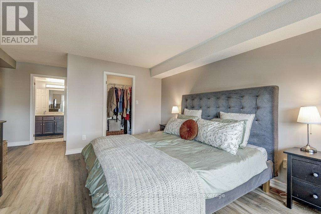 9D - 67 Caroline Street S, Hamilton, ON - Indoor Photo Showing Bedroom
