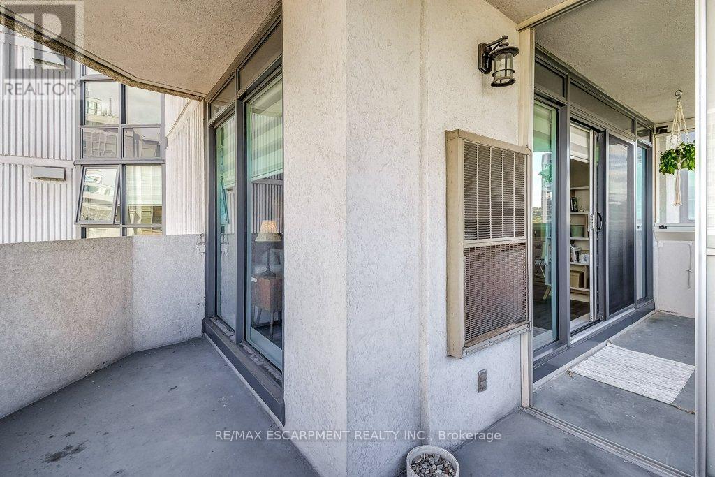 9D - 67 Caroline Street S, Hamilton, ON - Outdoor With Exterior