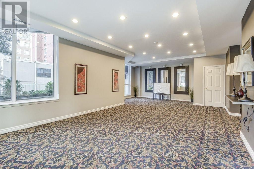 9D - 67 Caroline Street S, Hamilton, ON - Indoor Photo Showing Other Room