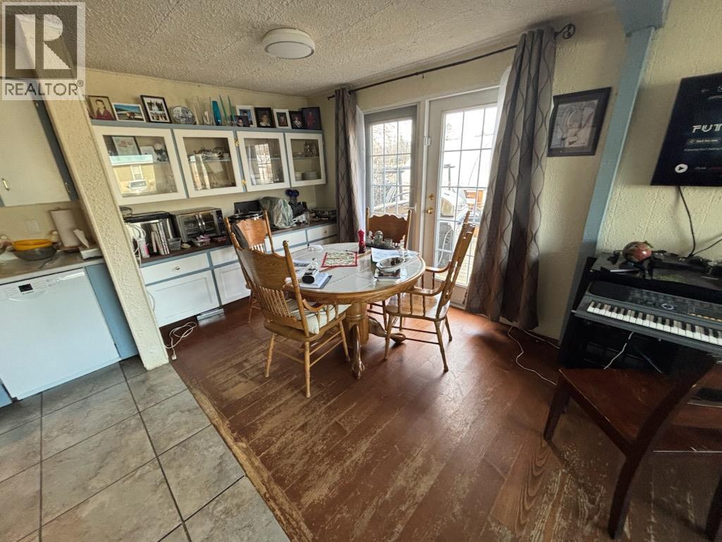 1332 66Th Street, Grand Forks, BC - Indoor Photo Showing Dining Room