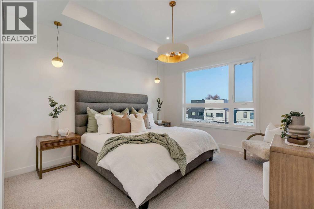 2436 30 Avenue Sw, Calgary, AB - Indoor Photo Showing Bedroom