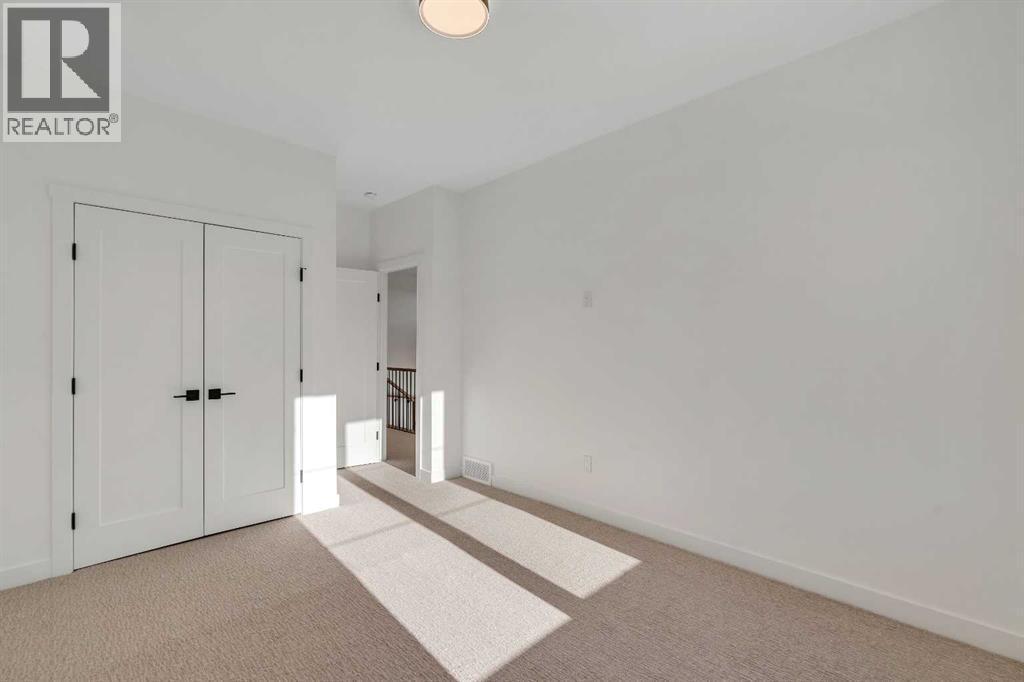 2436 30 Avenue Sw, Calgary, AB - Indoor Photo Showing Other Room