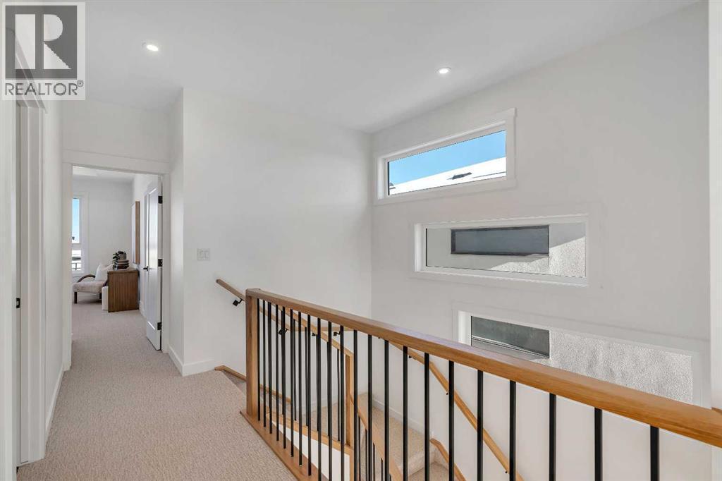 2436 30 Avenue Sw, Calgary, AB - Indoor Photo Showing Other Room