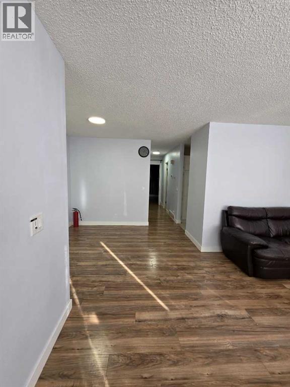 192 Templevale Road Ne, Calgary, AB - Indoor Photo Showing Other Room