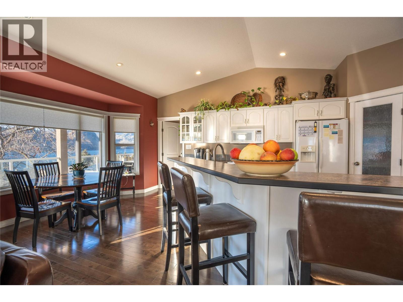 434 Eastside Road, Okanagan Falls, BC - Indoor Photo Showing Dining Room