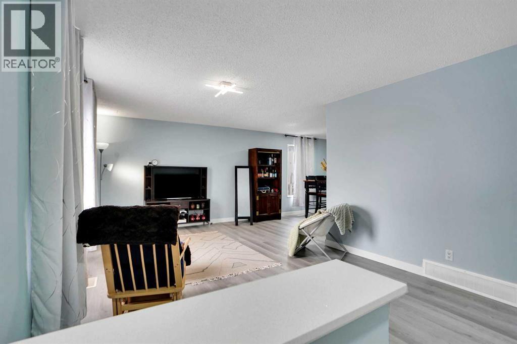 200 Penbrooke Close Se, Calgary, AB - Indoor