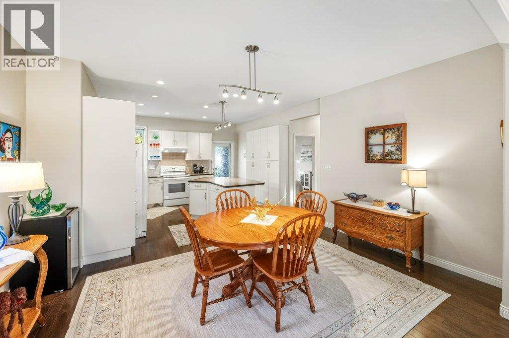 6651 Oxbow Crescent, Oliver, BC - Indoor Photo Showing Dining Room