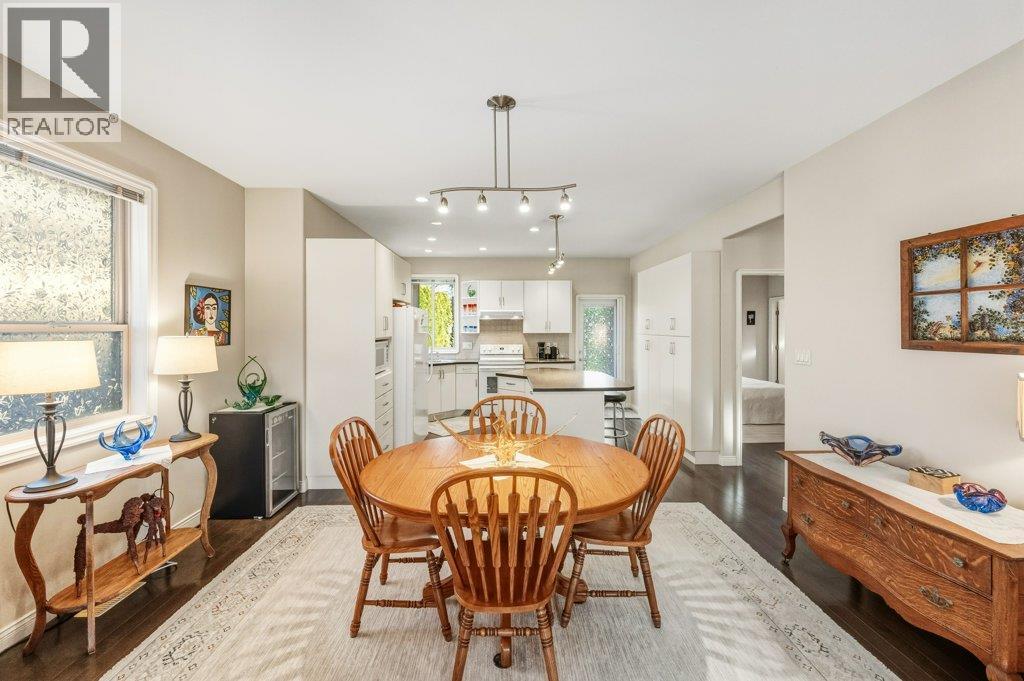 6651 Oxbow Crescent, Oliver, BC - Indoor Photo Showing Dining Room