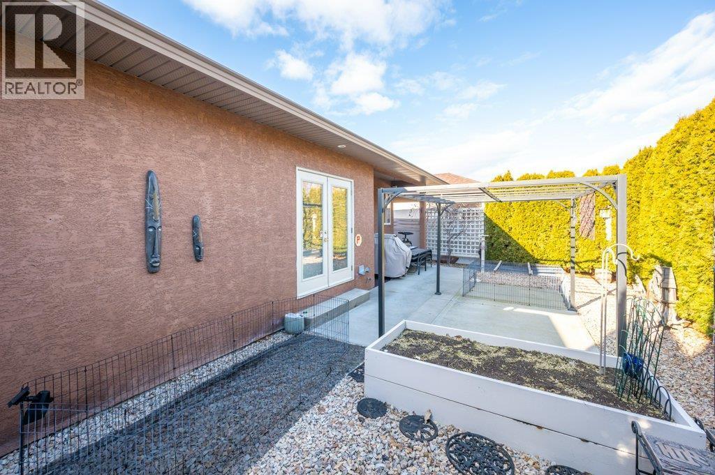 6651 Oxbow Crescent, Oliver, BC - Outdoor