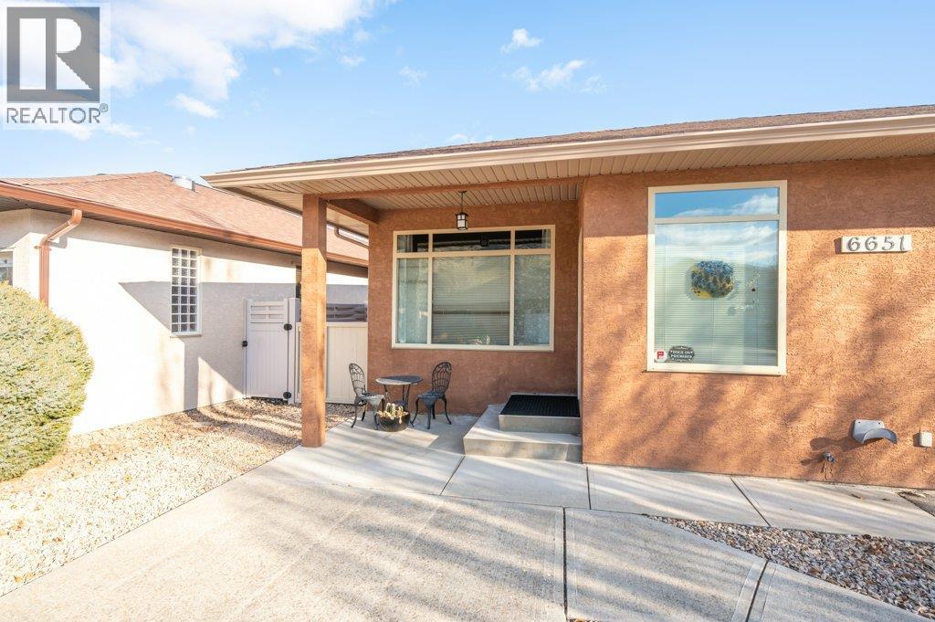 6651 Oxbow Crescent, Oliver, BC - Outdoor