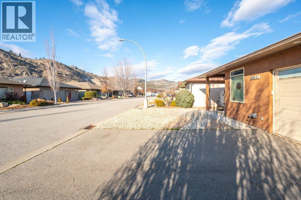 6651 Oxbow Crescent, Oliver, BC - Outdoor