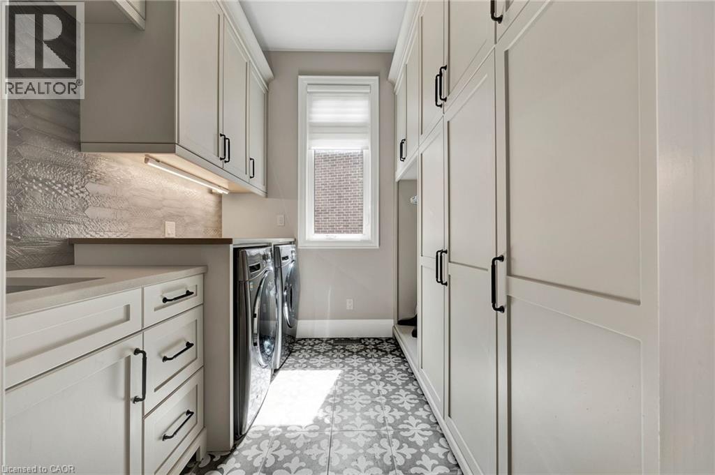 44 Pioneer Ridge Drive, Kitchener, ON - Indoor Photo Showing Laundry Room