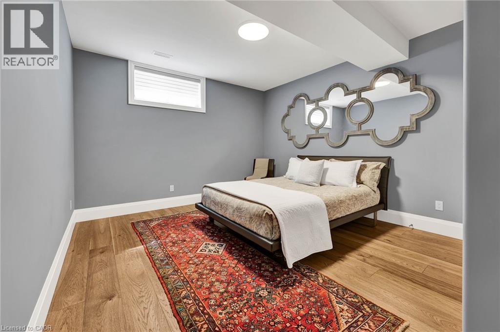 44 Pioneer Ridge Drive, Kitchener, ON - Indoor Photo Showing Bedroom