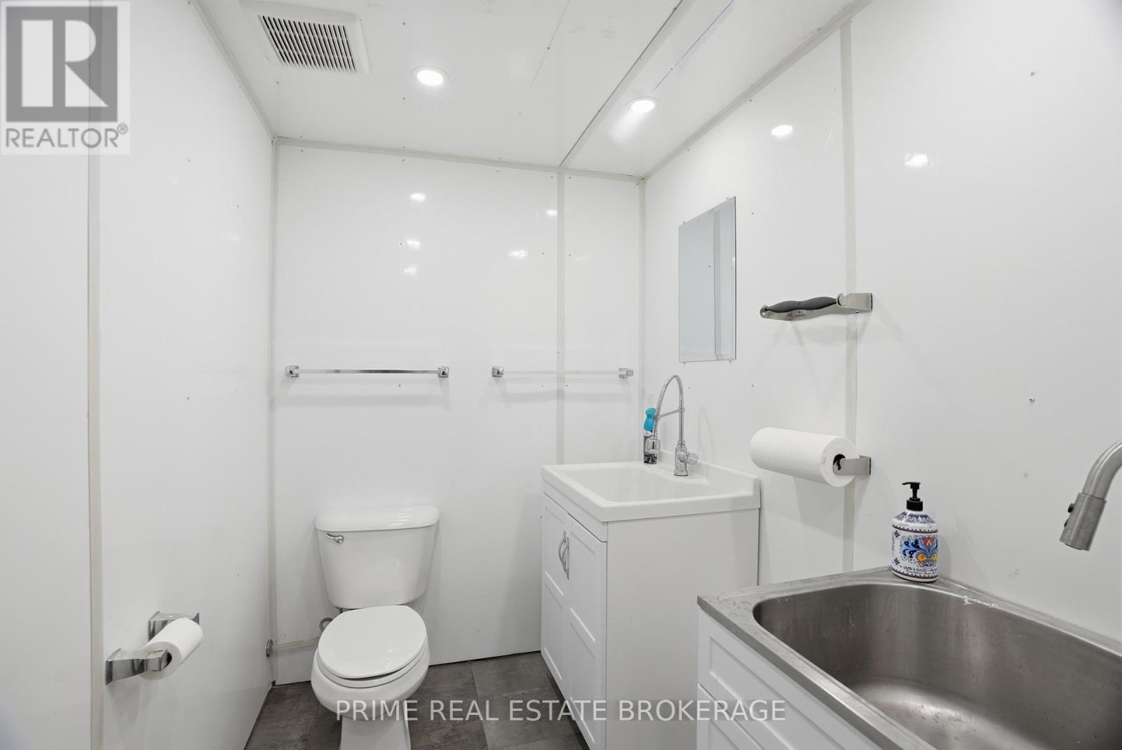 40987 Kirkton Road, South Huron (Exeter), ON - Indoor Photo Showing Bathroom