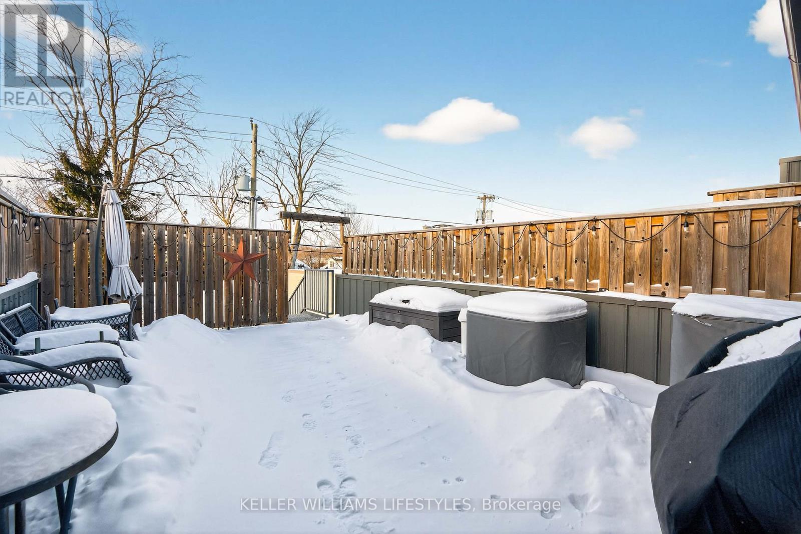 63 Front Street W, Strathroy-Caradoc (Nw), ON