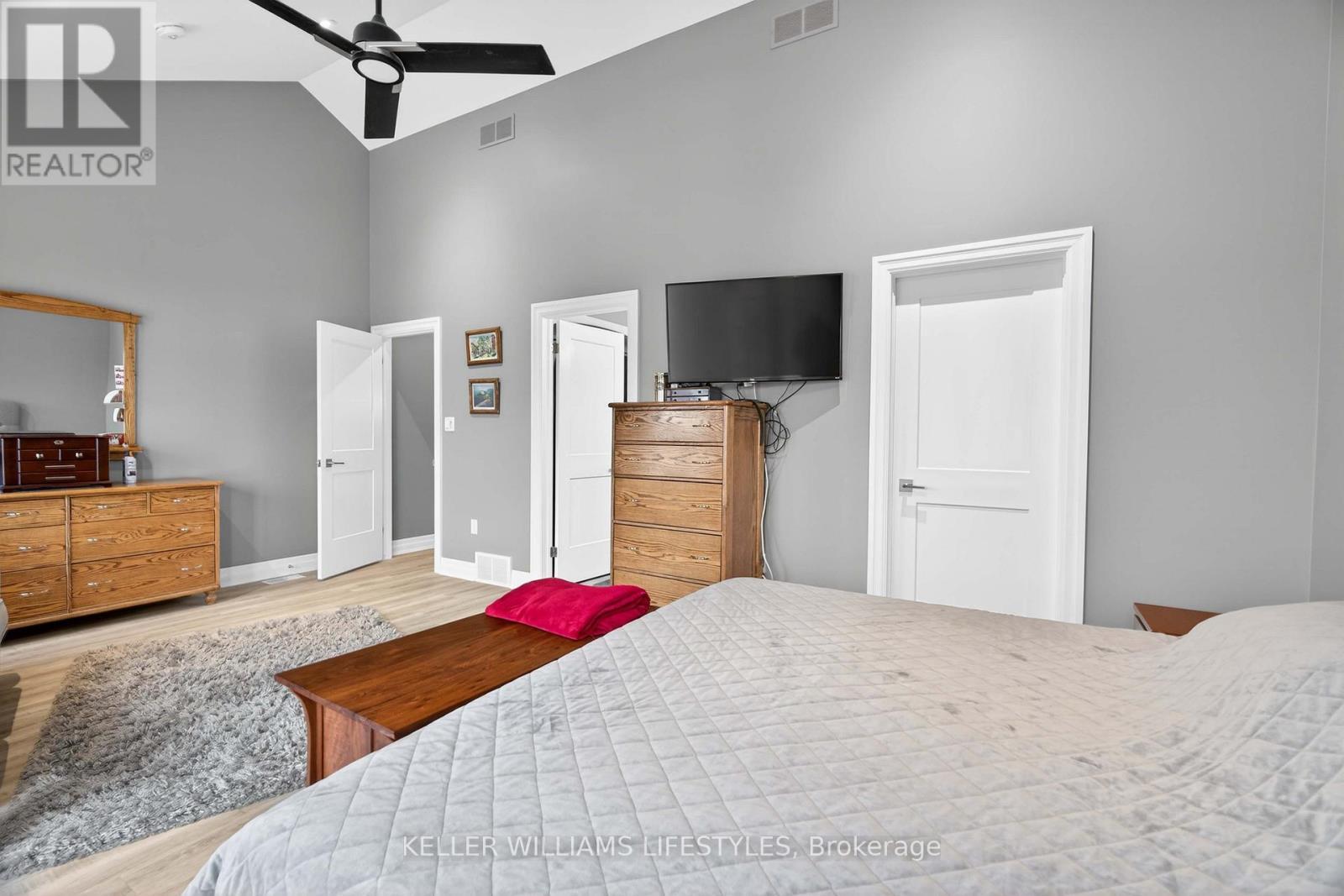 63 Front Street W, Strathroy-Caradoc (Nw), ON